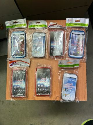 Lote 7 fundas per smartphone Motorola e Sony