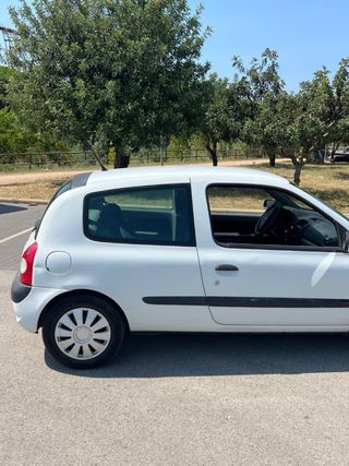 Renault Clio 2002