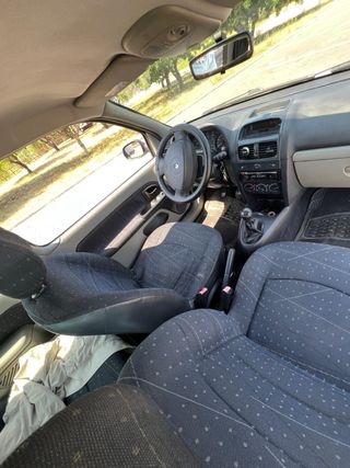 Renault Clio 2002