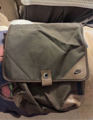 Bolso bandolera Nike marrón y verde oliva