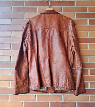 Giubbotto uomo cammello in pelle di pecora. Stile retrò vintage