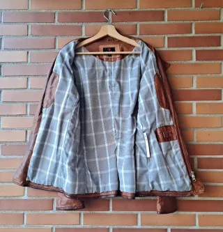 Giubbotto uomo cammello in pelle di pecora. Stile retrò vintage