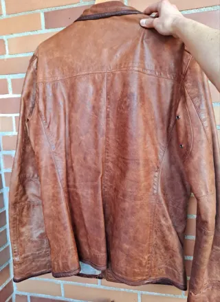 Giubbotto uomo cammello in pelle di pecora. Stile retrò vintage