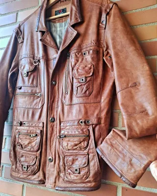 Giubbotto uomo cammello in pelle di pecora. Stile retrò vintage