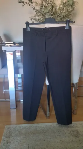 Pantalón Zara Negro.