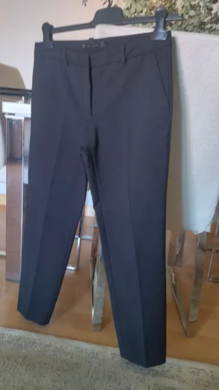 Pantalón Zara Negro.