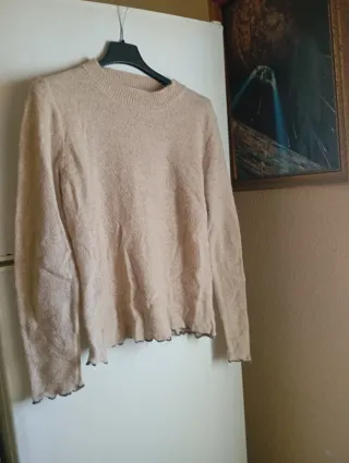 Blusa beige de punto manga larga