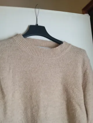 Blusa beige de punto manga larga