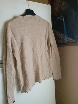 Blusa beige de punto manga larga