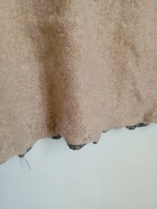 Blusa beige de punto manga larga