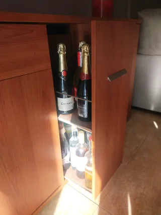 Urge vender Mueble Comedor Madera. 120€ todo!!