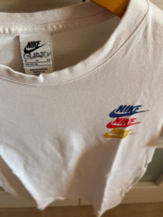 Camiseta Nike Blanca Logo Múltiple