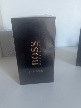 Perfume BOSS The Scent Negro Dorado