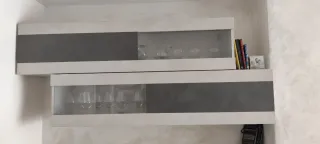 Vetrine moderne soggiorno grigio e bianco