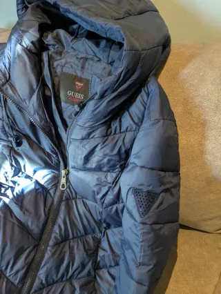 Chaqueta Guess Azul con Capucha