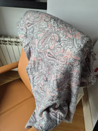 Bufanda Paisley Gris y Rosa
