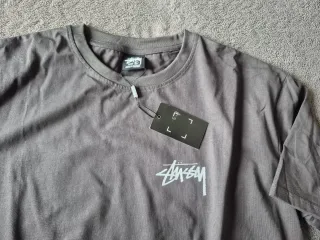 Camiseta Stussy Gris