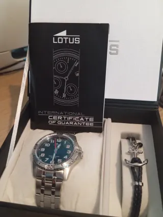 Reloj Lotus Cronógrafo gris y Plateado