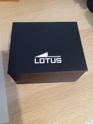 Reloj Lotus Cronógrafo gris y Plateado