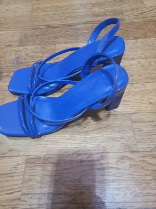 Sandalias azules Primark