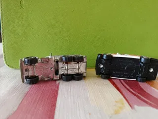 Lote 2 Miniaturas Policiales Matchbox 1/64