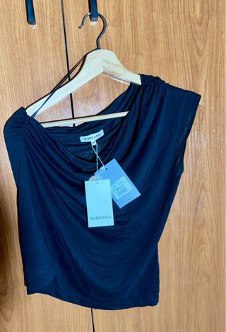 Blusa asimétrica Surkana negra talla M