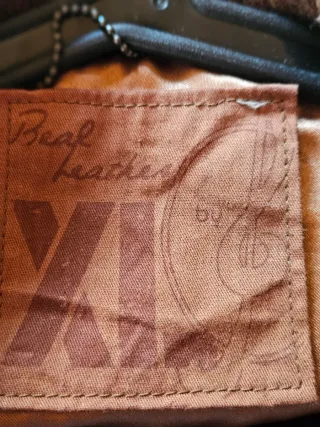 Cazadora de piel marrón