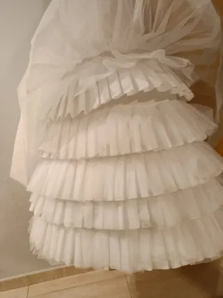 Cancán blanco. Usado 2 veces