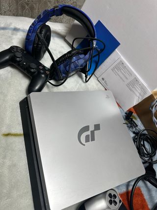 PS4 Slim Edizione Gran Turismo