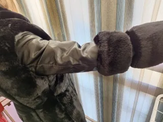 Giacca ecopelle e pelliccia sintetica nera