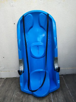 Trineo azul poco uso