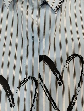 Camisa Parfois Rayas y Corazones