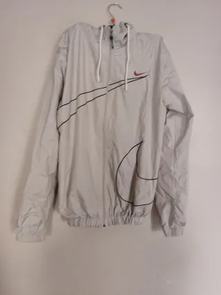 Chaqueta Nike Gris y Roja