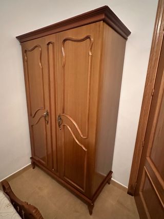 Armario de madera para habitación