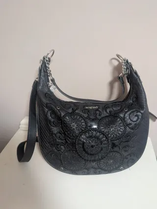 Bolso Negro Desigual