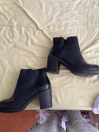 Botines de tacón negros