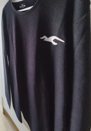 Jersey Hollister Negro Talla M
