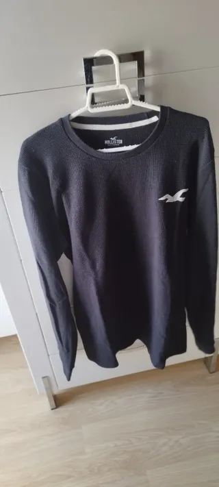 Jersey Hollister Negro Talla M
