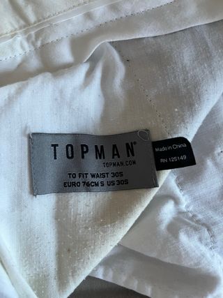 Traje beige marca Topman