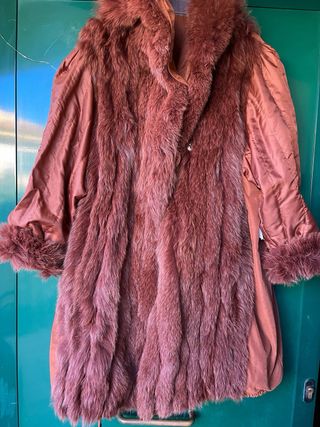 Parka oversize con pelo marrón/rojo