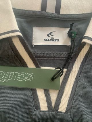 Polo Scuffers Talla M Gris podium t-ahíte