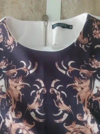 Vestido estampado animal print y barroco