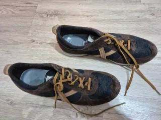 Munich Bambas Marrones y Negras