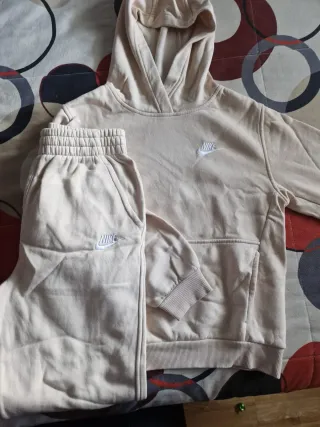 Chándal Nike niño beige  Talla 11/ 12 años