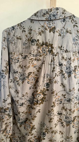 Camisa Pull&Bear floral azul T.M