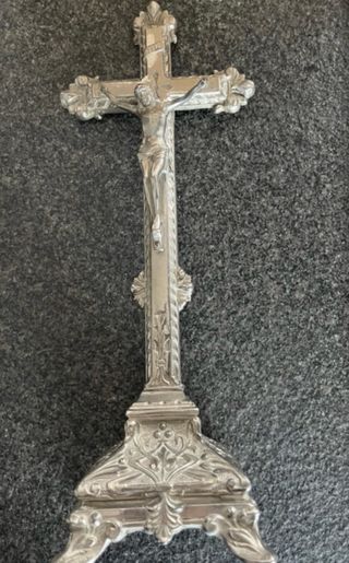 Crucifijo de metal plateado 40 cm