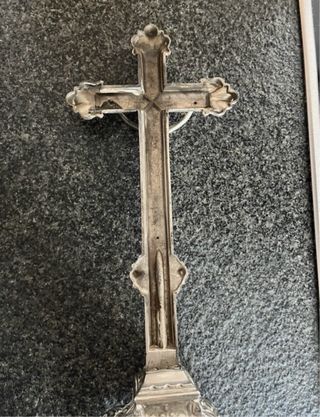 Crucifijo de metal plateado 40 cm