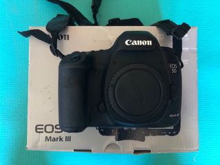 Cámara Canon EOS 5D Mark III - 1075 disparos