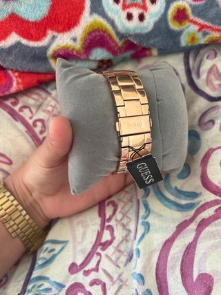 Reloj Guess Corazón Dorado y Rosa