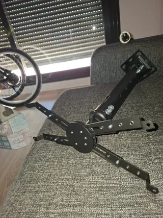 Brazo ajustable para proyectores